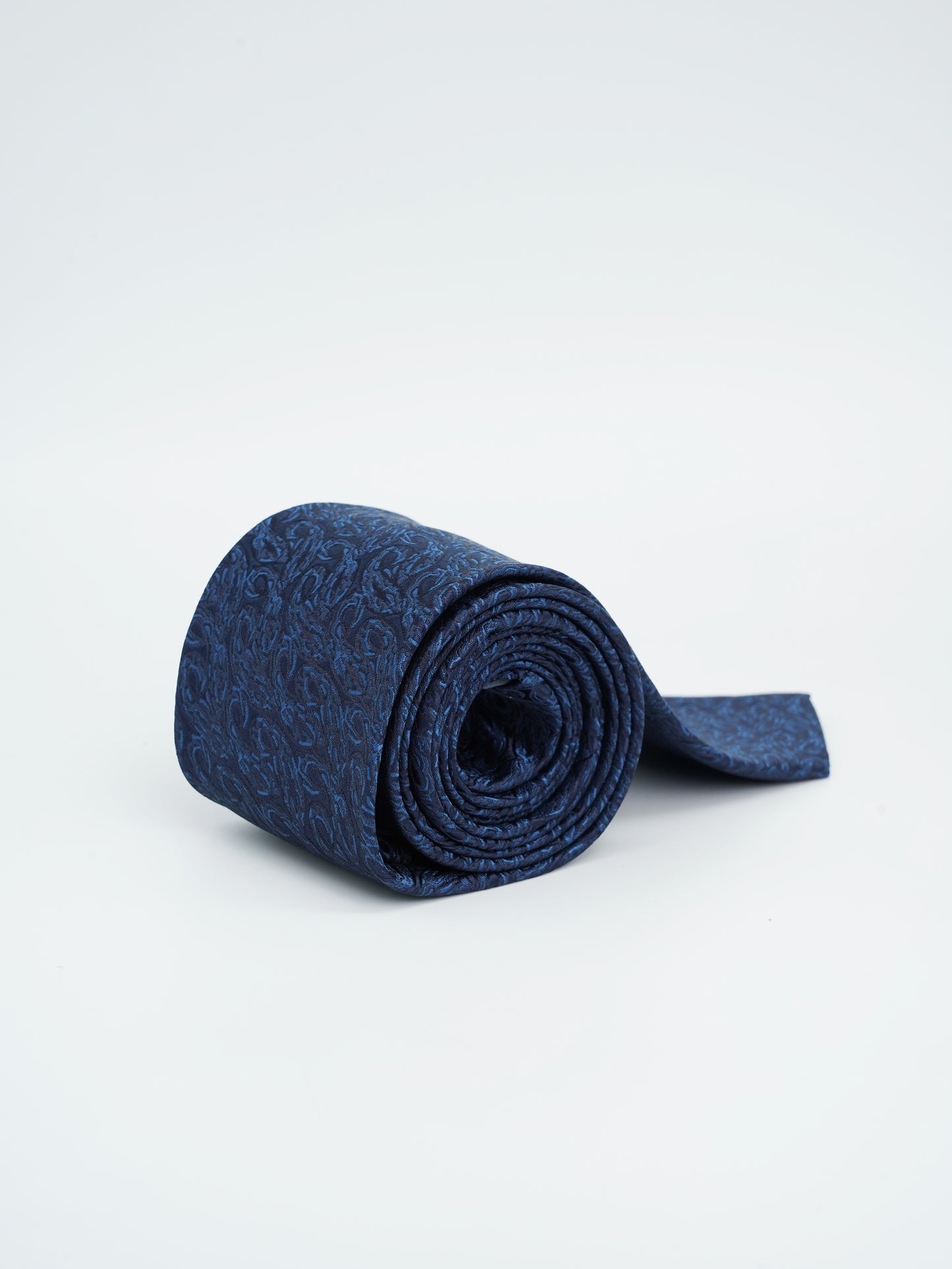 Corbata Azul Oscura Tejido Jacquard Colección Clásica
